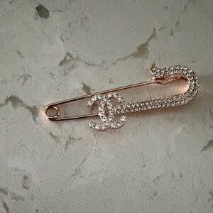 Crystal-Embellished Rose Gold Safety Pin Brooch - Designer Inspired
